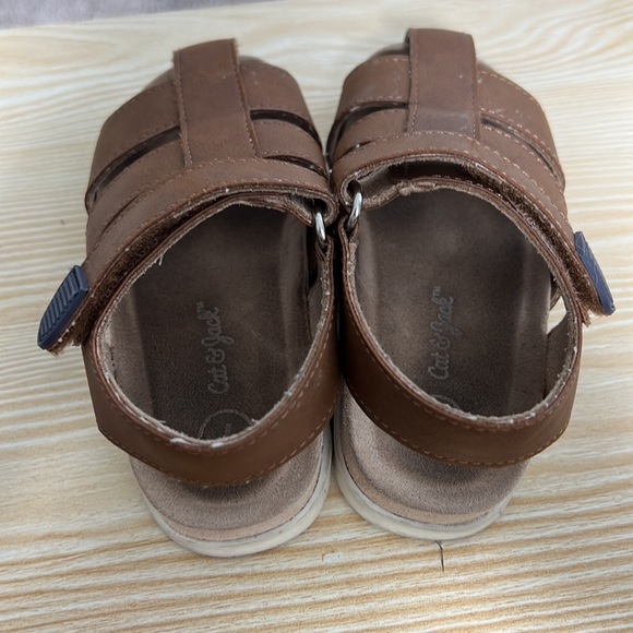 Cat and Jack toddler Sandals - Picture 3 of 4